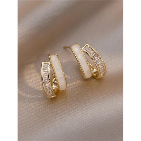 Glamourous Classic Formal Earrings - Picture 1 of 3